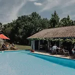 Le Domaine De Petiosse Bed & Breakfast *